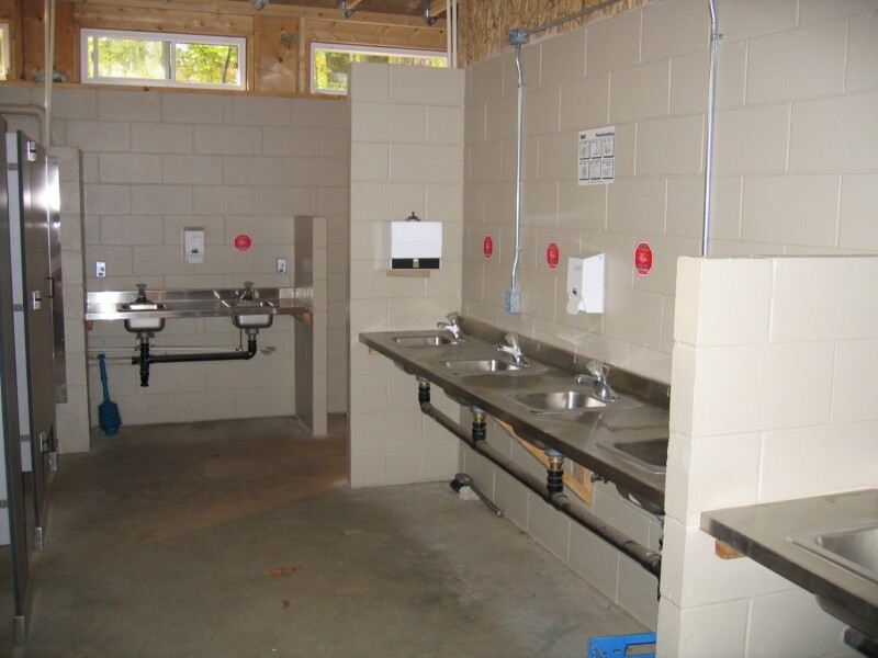 All washrooms have running water and hot water available. camp rentals