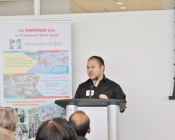 Mike Kim accepting the Barb Turnbull Award 2019 Mike Kim accepting the Barb Turnbull Award 2019